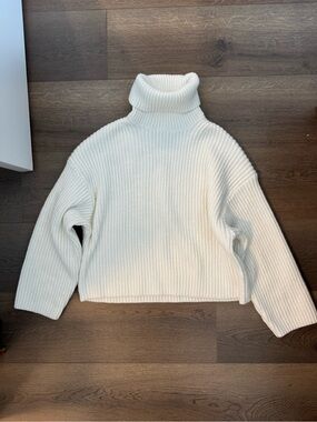 Ribbed Turtleneck Cropped Sweater